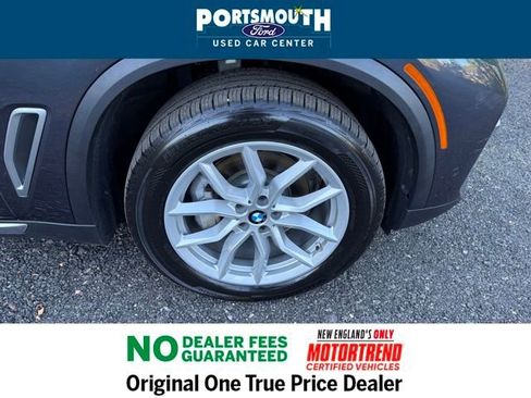 Used 2022 BMW X5 xDrive40i w/ Parking Assistance Package image 29