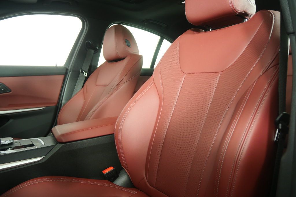 Certified 2025 BMW 330i Sedan RWD image 10