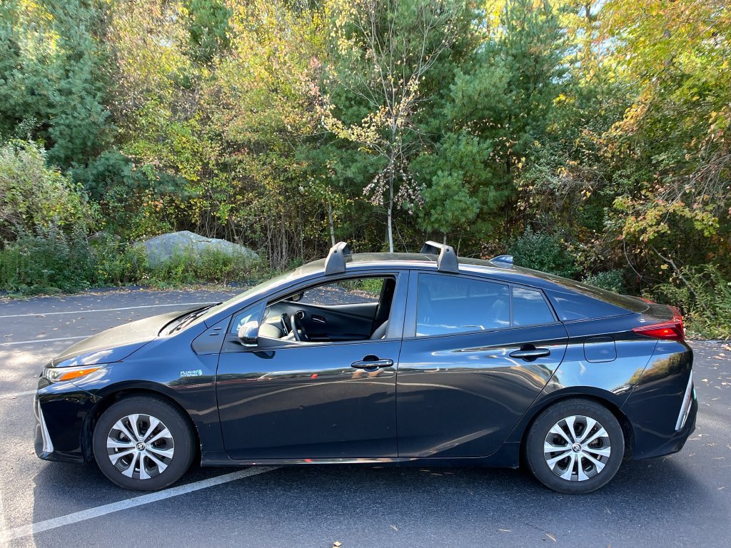 Used 2022 Toyota Prius Prime XLE FWD image 2
