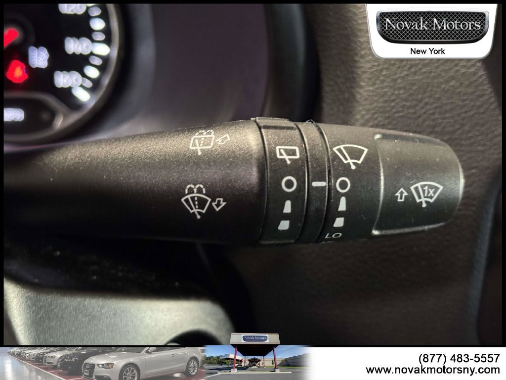 Used 2023 Jeep Renegade Latitude AWD/4WD image 23