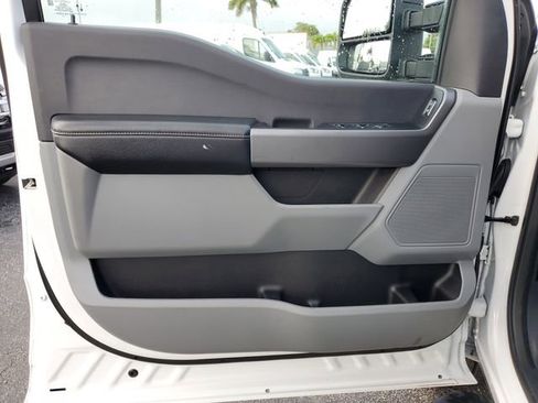 Certified 2025 Ford F250 XLT image 12