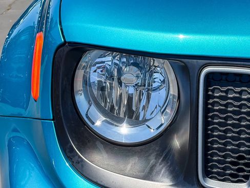 Used 2022 Jeep Renegade Latitude AWD/4WD image 7
