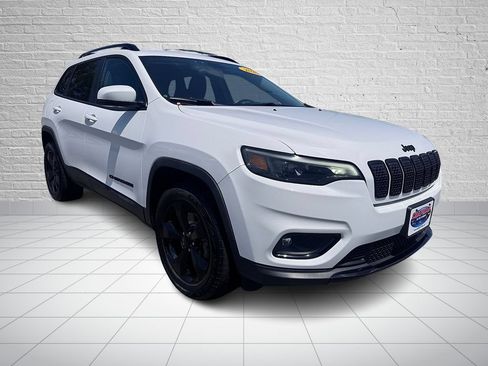 Used 2020 Jeep Cherokee Latitude Plus AWD/4WD image 3