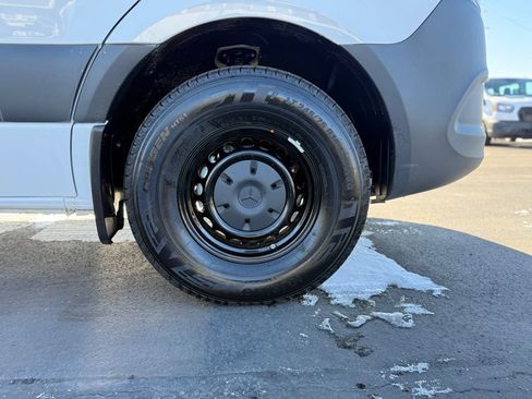 Used 2025 Mercedes-Benz Sprinter 2500 image 16