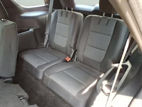 Used 2017 Ford Explorer XLT FWD image 28