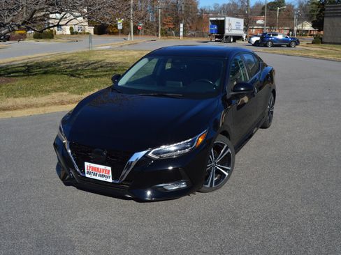 Used 2021 Nissan Sentra SR w/ SR Premium Package image 24