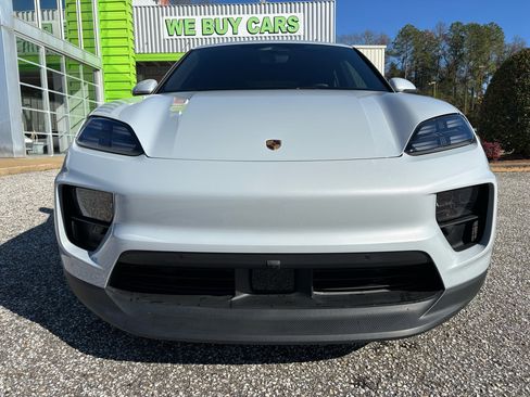 Used 2025 Porsche Macan 4S Electric image 13