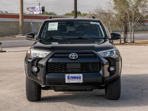 Used 2022 Toyota 4Runner SR5 Premium image 2