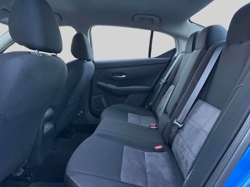 Used 2025 Nissan Sentra SR FWD image 12