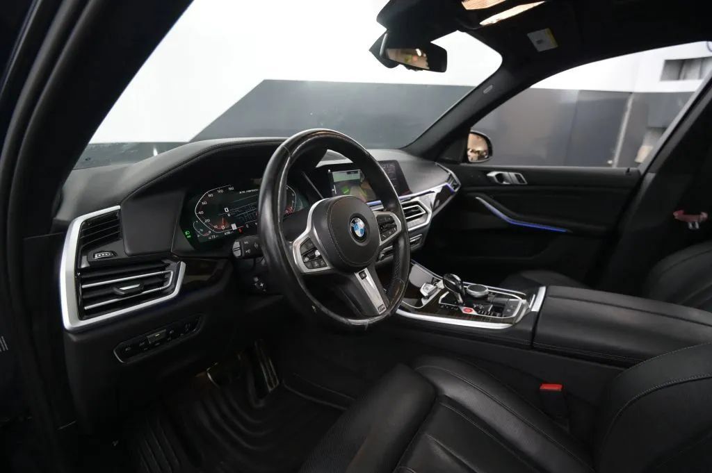 Used 2021 BMW X5 M50i AWD/4WD image 41