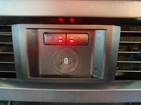 Used 2025 Ford F250 Platinum image 23