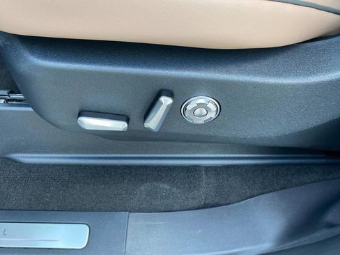 New 2026 Lincoln Navigator L Black Label AWD/4WD image 13