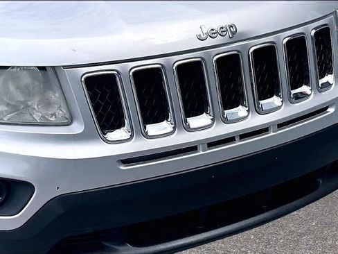 Used 2013 Jeep Compass Latitude AWD/4WD image 30