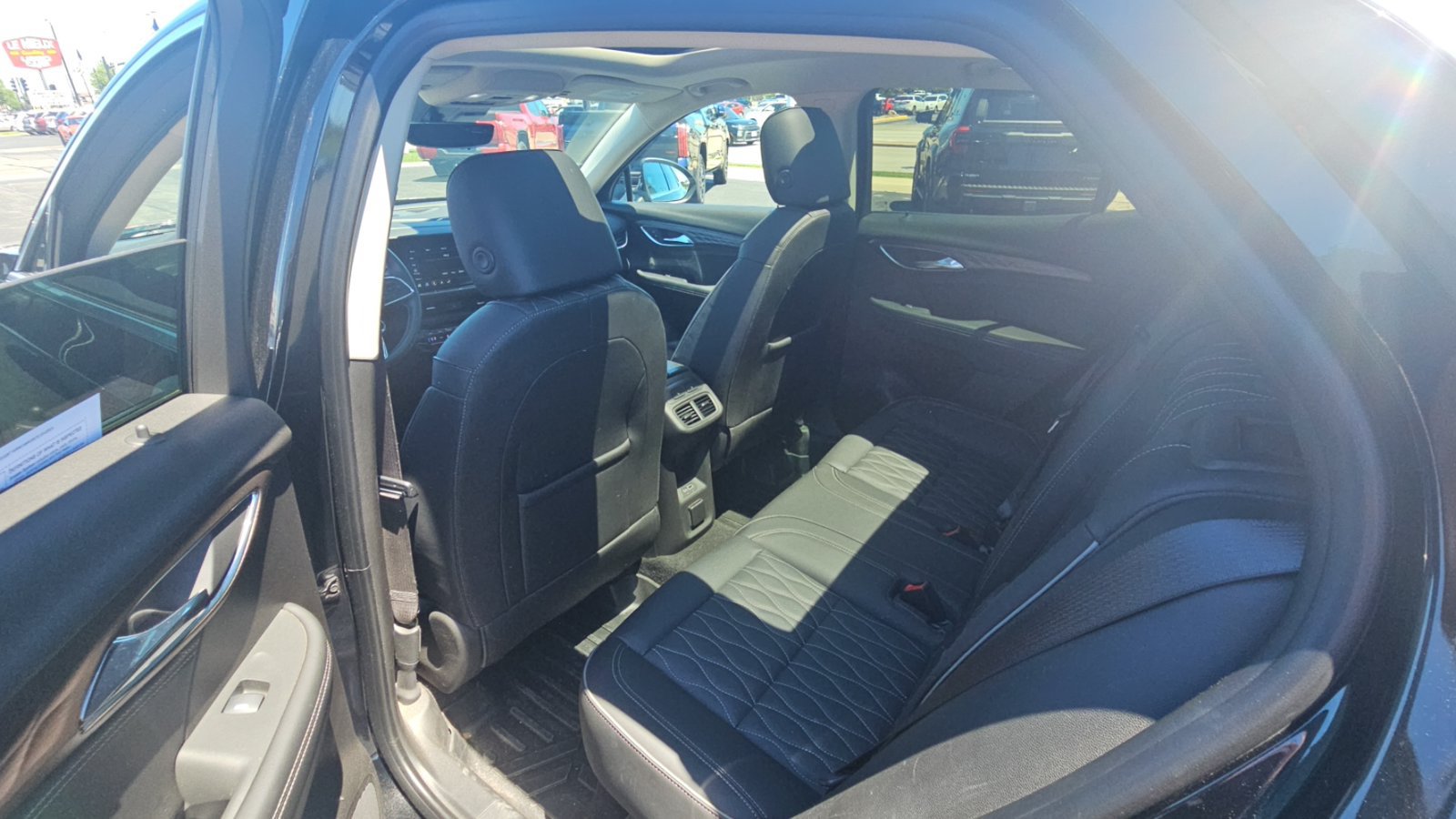 Used 2023 Buick Envision Avenir AWD/4WD image 26