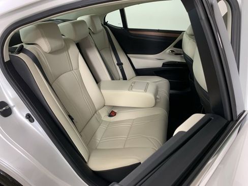 Used 2025 Lexus ES 350 Ultra Luxury w/ Accessory Package (Z2) image 38