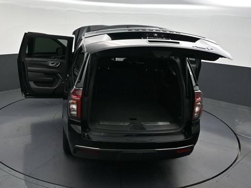 Used 2021 Chevrolet Suburban RST w/ Rear Media and Nav Package RWD image 36