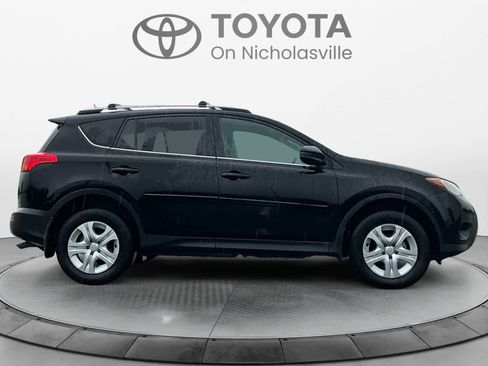 Used 2013 Toyota RAV4 LE AWD/4WD image 6
