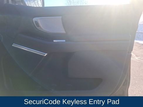 New 2025 Ford Expedition Active image 12