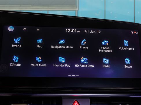 Used 2023 Hyundai Elantra Limited w/ Cargo Package FWD image 27