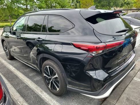 Used 2022 Toyota Highlander XSE FWD image 4