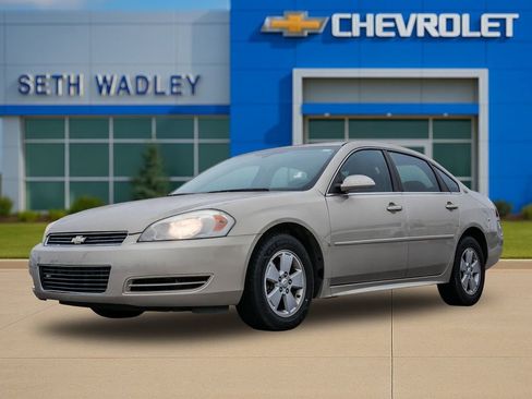 Used 2009 Chevrolet Impala LT FWD image 3