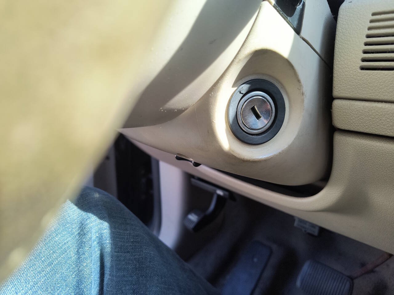 Used 2005 Ford Five Hundred Limited AWD/4WD image 39