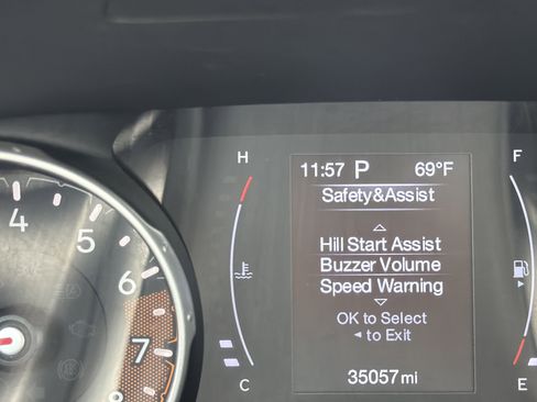 Used 2020 Jeep Compass Latitude w/ Cold Weather Group AWD/4WD image 16