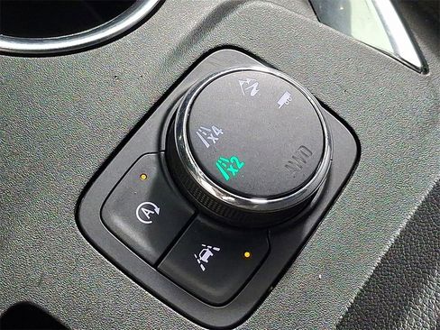 Used 2022 Chevrolet Traverse LT w/ LT Premium Package image 28