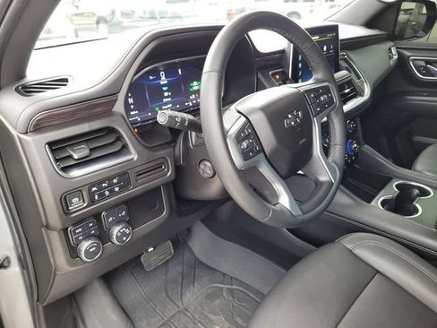 Used 2023 Chevrolet Tahoe Z71 w/ Luxury Package AWD/4WD image 21