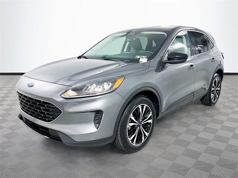 Certified 2022 Ford Escape SE w/ SE Sport Appearance Package image 3