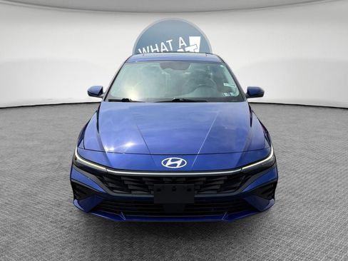 Used 2024 Hyundai Elantra Limited FWD image 9