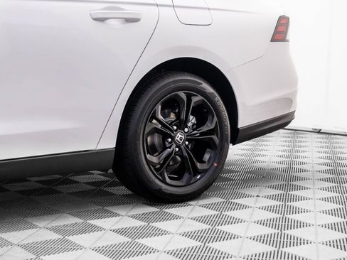 Used 2025 Honda Accord SE image 34