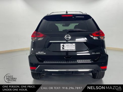 Used 2019 Nissan Rogue SL w/ Premium Package image 6