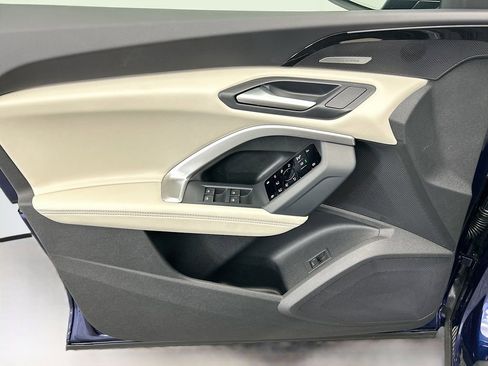 Used 2025 Audi Q5 2.0T Premium Plus w/ Premium Plus image 23