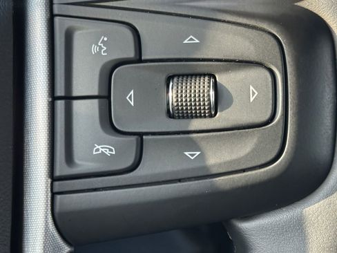 Used 2025 GMC Sierra 1500 Elevation image 19