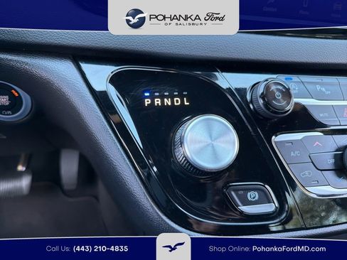 Used 2025 Chrysler Pacifica Select FWD image 12