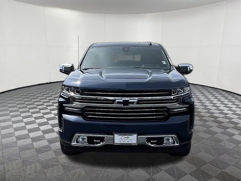 Used 2020 Chevrolet Silverado 1500 High Country w/ Technology Package AWD/4WD image 2