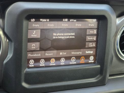 Used 2018 Jeep Wrangler Unlimited Sahara w/ LED Lighting Group AWD/4WD image 43