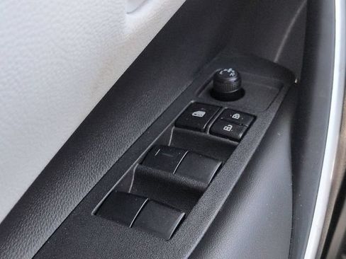 Certified 2025 Toyota Corolla SE FWD image 21