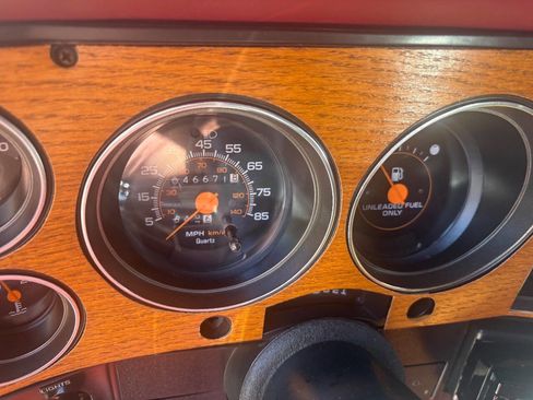 Used 1990 Chevrolet Suburban 4WD image 26