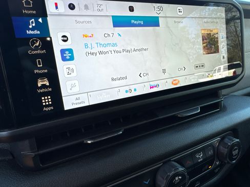 Used 2025 Jeep Wrangler Willys image 26