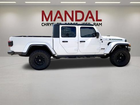 Used 2024 Jeep Gladiator Sport AWD/4WD image 4