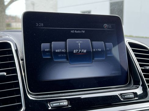 Used 2019 Mercedes-Benz GLS 450 4MATIC image 23