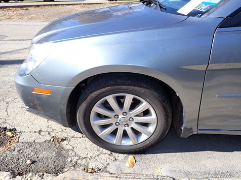 Used 2010 Chrysler Sebring Touring image 20