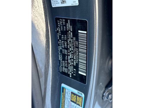 Used 2025 Hyundai Elantra SEL FWD image 17