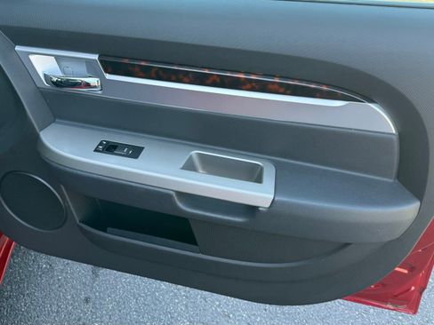 Used 2010 Chrysler Sebring Limited image 19