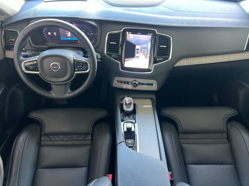 Used 2025 Volvo XC90 T8 Ultra AWD/4WD image 4