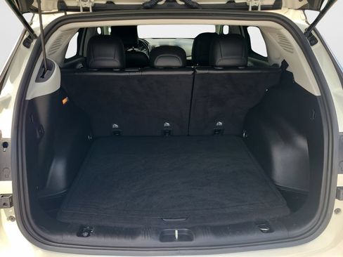 Used 2019 Jeep Compass Latitude w/ Popular Equipment Group AWD/4WD image 9