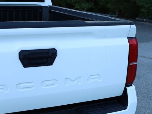 Used 2025 Toyota Tacoma TRD Off-Road image 19