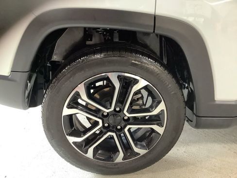 Certified 2023 Jeep Compass Limited AWD/4WD image 9